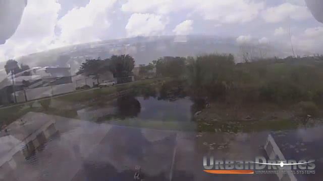 Splash Drone PRO Flying in Rain смотреть онлайн
