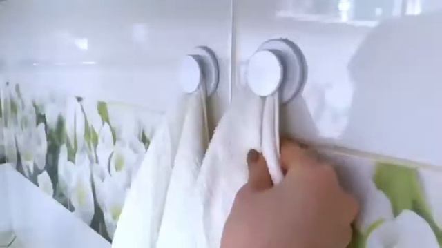 Самоклеящиеся крючки для ванной