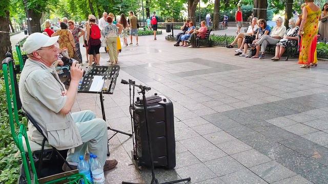 Я скучаю по тебе Поёт Юрий Беллер Одесса Июнь 2021 смотреть онлайн