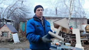 Простая КОРМУШКА ДЛЯ ПТИЦ своими руками