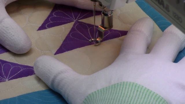 Machine Quilting for Beginners: Triple Tulip Flower Quilt Block, Quilting Tutorial with Leah Day смотреть онлайн