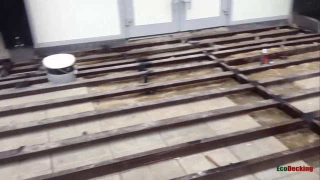 Монтаж террасной доски на летней террасе кафе Байхан в Сочи смотреть онлайн