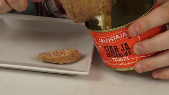 Läskig burk med kött - Testar tragisk mat смотреть онлайн