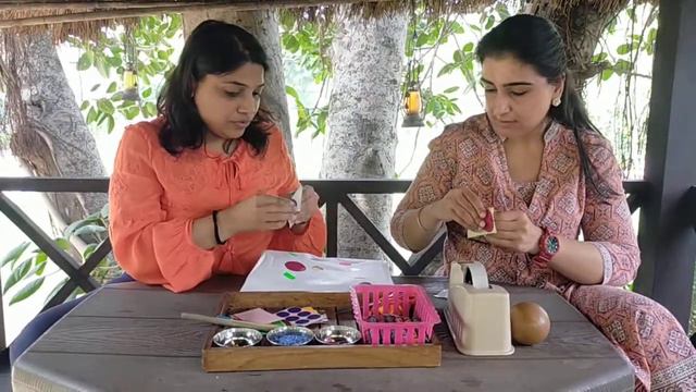 Adult and Child- DIY Make Your Own Maracas смотреть онлайн