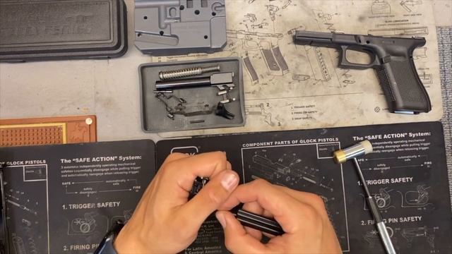 How to: Glock 17 Gen 5 Complete Disassembly. смотреть онлайн
