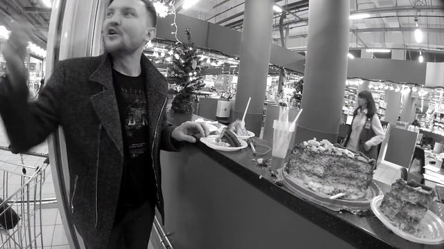 ПРОДАВЦЫ НЕ ХОТЯТ ЕСТЬ ТО, ЧЕМ ОНИ ТОРГУЮТ ! ТУХЛЫЙ ТОРТ ЗА 1500 ! Ищем просрочку в супермаркете. смотреть онлайн