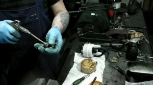 Nissan Tiida замена топливного фильтра.