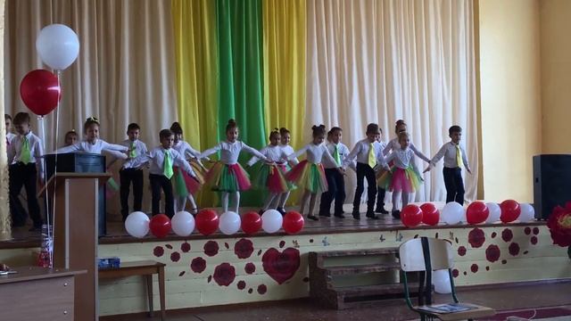 Кривой Рог. 119 школа 2-А класс. День учителя смотреть онлайн