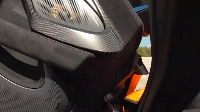 ROBBIE'S REVIEWS - 2019 McLaren 600LT смотреть онлайн