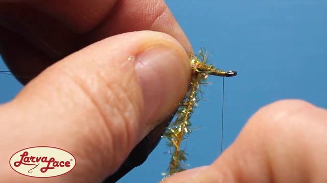 Cactus Bass Worm Fly Tying Tutorial Larva Lace Bass Northern Ice Fly Estaz Peacock Firestar Dubbing смотреть онлайн