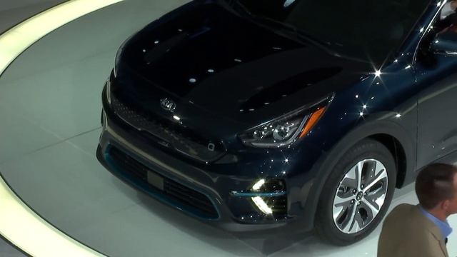 2019 Kia Niro EV revealed at Los Angeles Auto Show 2018 смотреть онлайн
