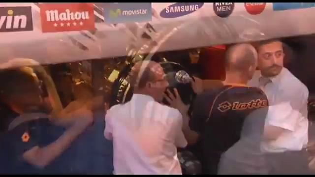 Merengues.ru - Трофей Тереза Эррера не помещался в автобусе "Мадрида" смотреть онлайн