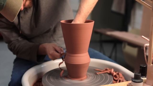 Throwing Some New Jug Shapes on the Potter's Wheel смотреть онлайн