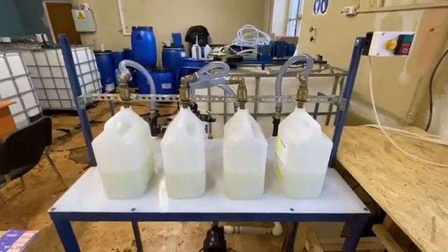 Жидкость Разливочная машина 0,5 л 20л Наливаем 5 л смотреть онлайн