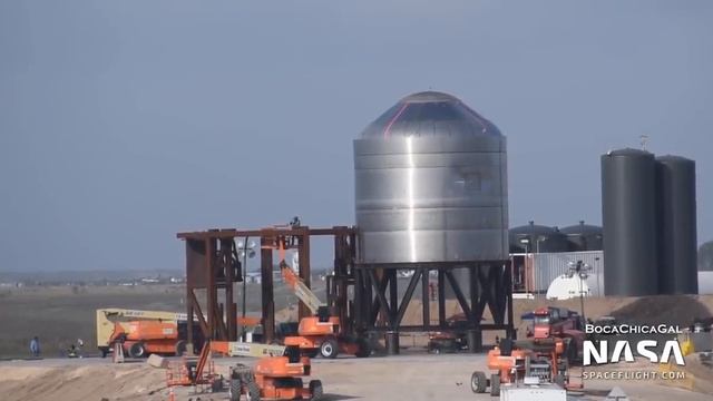SpaceX Boca Chica - VAB nears completion - New Stands Delivered смотреть онлайн