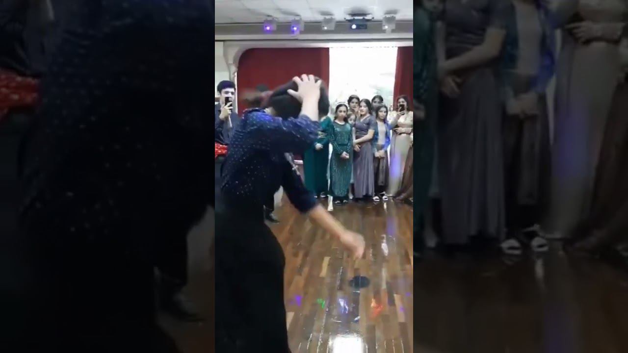 Цыганка танцует #рекомендации #цыганскаясвадьба #gypsy #shorts смотреть онлайн