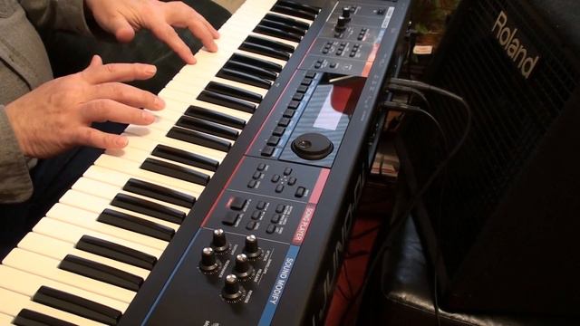 Another Roland Juno Di doodle-staccato(or izzit pizzacato?) strings смотреть онлайн