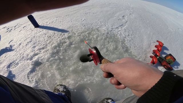 Ладога. Лаврово. Утопили бур. Рыбу не поймали, но весело провели время. смотреть онлайн