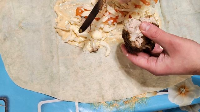 Огромная домашняя шаурма с сыром и чесночным соусом - пошаговый рецепт смотреть онлайн