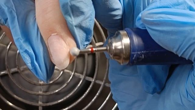 Зимние маникюры продолжаются