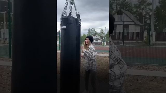 ИНФРАСТРУКТУРА КОТТЕДЖНОГО ПОСЕЛКА. ЧТО ДОСТУПНО НА ТЕРРИТОРИИ ЭКО ПАРКА? #Shorts смотреть онлайн