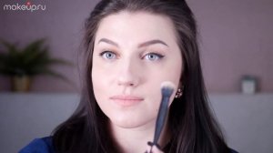 Как скрыть мешки под глазами?