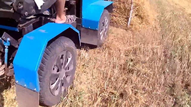 Мини трактор переломка. волокуша. солома смотреть онлайн