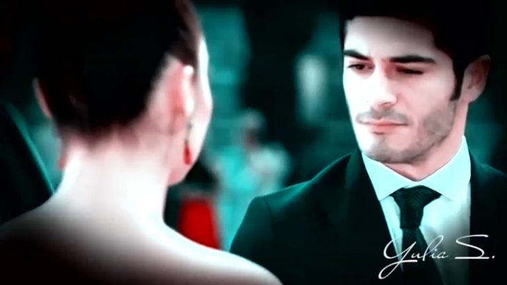 Murat Hayat Sweater Weather