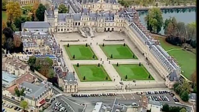 Fontainebleau - vue aérienne / aerial view смотреть онлайн