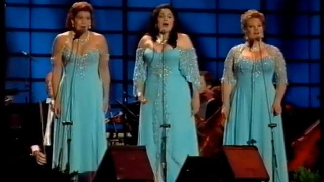 Luciano Pavarotti and The Three Sopranos - 1999 4 of 6 смотреть онлайн