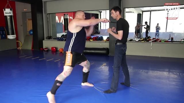 Как правильно бить ножом / Самооборона с ножом смотреть онлайн