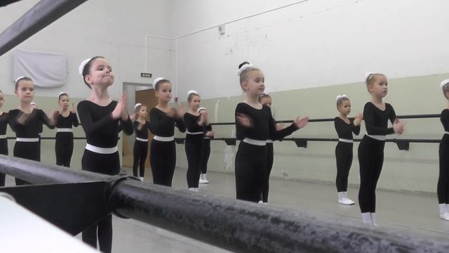 Экзамен по ритмике. Первый класс (7 лет) смотреть онлайн