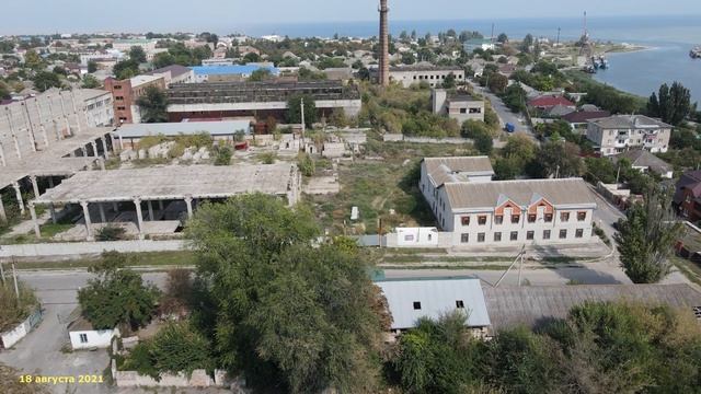 Фабрика в Геническе - частная собственность проигрывает плановой экономике государства смотреть онлайн
