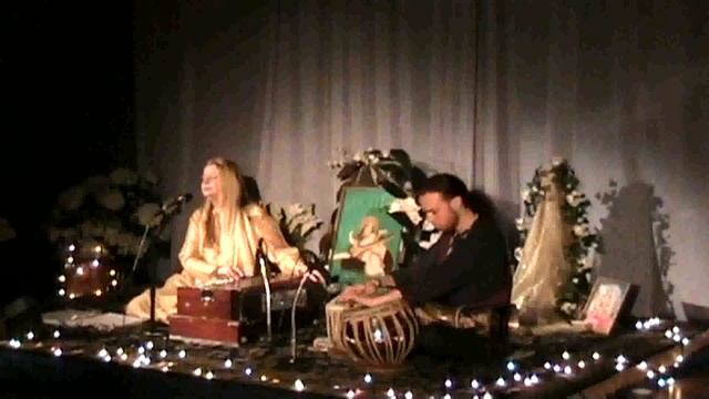 Ullamaya Ma Kirtan / Sarasvati Mantra смотреть онлайн