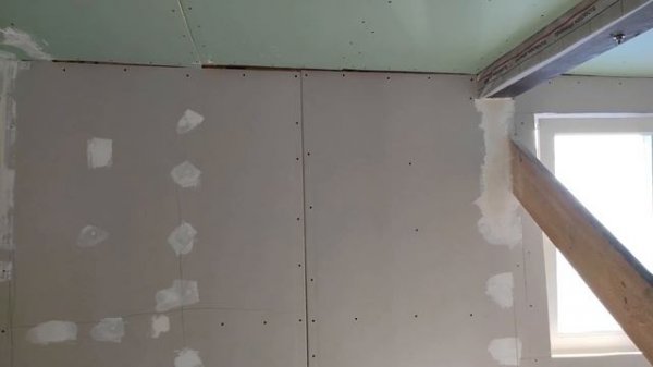 Обязательно ли шпаклевать или штукатурить гипсокартон перед покраской или под обои