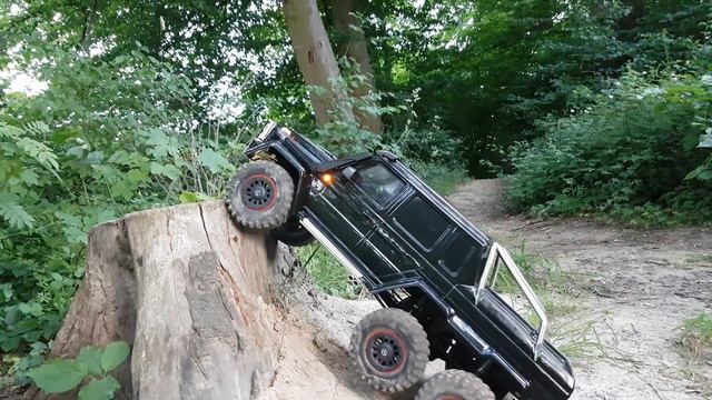 Mercedes-Benz AMG G63 / TRX6 / 6x6 / TRAXXAS / A Short Tour In The Evening