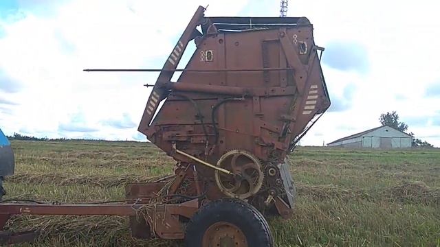 ПРП 1.6 и МТЗ-82. Прессуем сено. смотреть онлайн