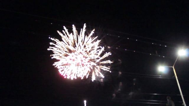 Салют День Победы Саратов 2019 Театральная площадь Парк победы смотреть онлайн