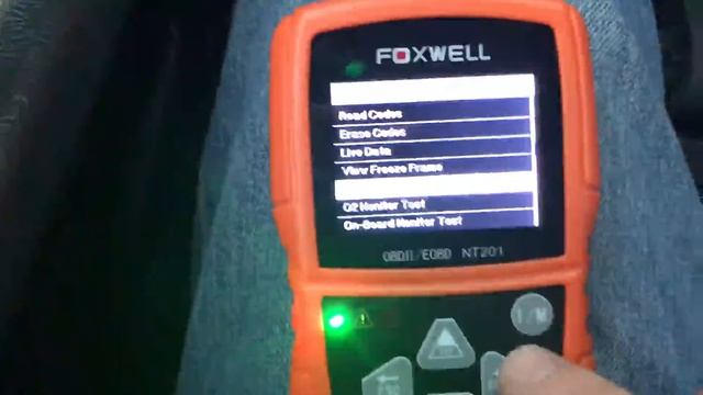 HOW TO CLEAR A CHECK ENGINE LIGHT WITH A $40 DOLLAR OBD 2 - SCAN TOOL (EASY WAY) смотреть онлайн