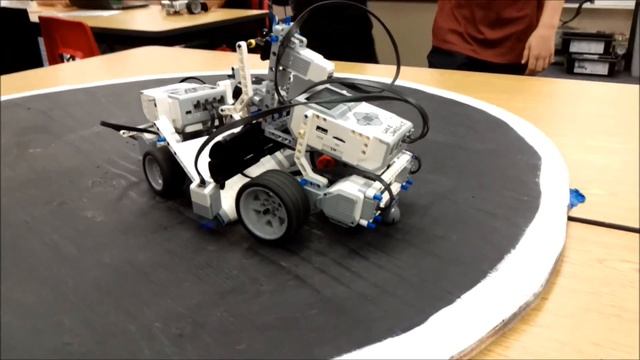 "LEGO EV3 Sumo Bot Challenge Compilation" смотреть онлайн