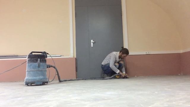 Шлифование бетонной поверхности, очистка бетона от клея. смотреть онлайн