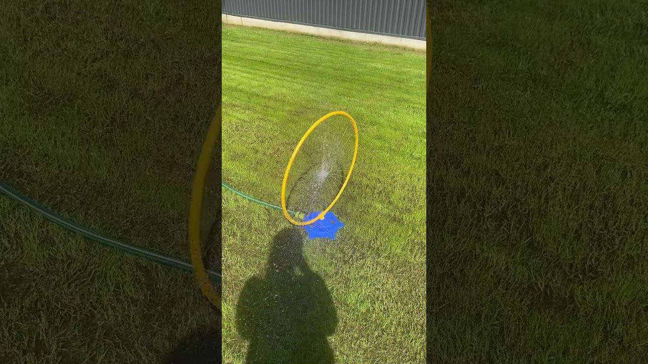 Водное кольцо разбрызгиватель для игр на улице☀️ смотреть онлайн