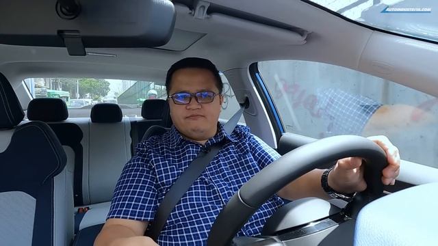 2022 Geely Emgrand Premium 1.5L CVT - Car Review - Midsize sedan in compact car price смотреть онлайн