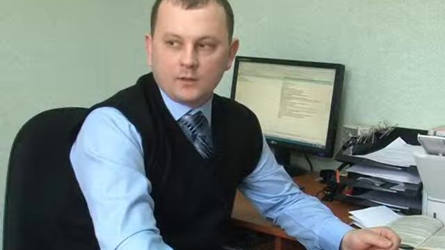 Кузнечанин дал взятку участковому. Февраль 2013 год. смотреть онлайн