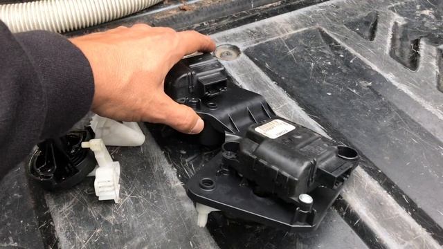 2008-2013 Jeep Liberty Blend Door Troubleshooting смотреть онлайн