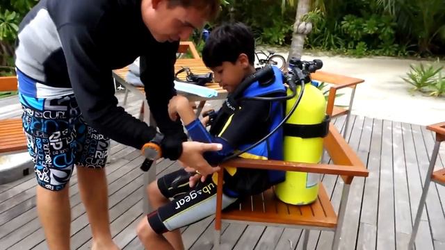 Discover Scuba Diving at Anantara Kihavah - Got my certificate! смотреть онлайн