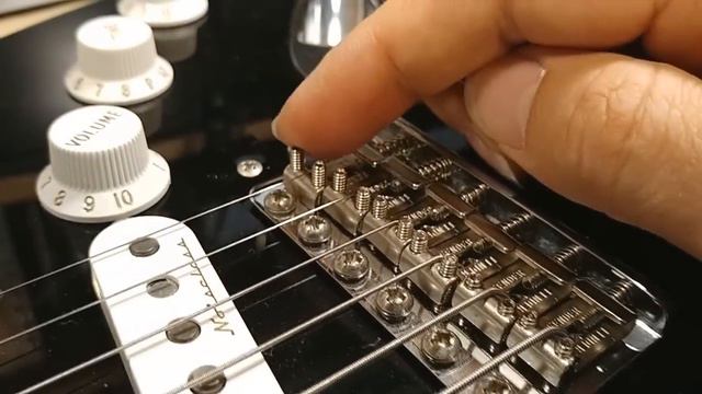 Fender Stratocaster Eric Clapton Signature "Blackie" Review смотреть онлайн
