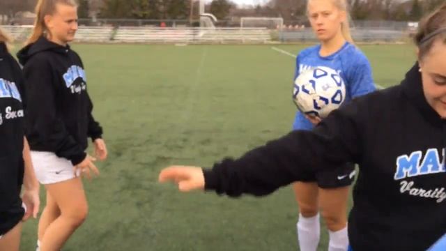 Meet the 2018 Bloomfield Hills Marian girls soccer team смотреть онлайн