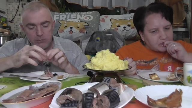 MUKBANG RUSSIA|ПЮРЕШКА|СКУМБРИЯ ДОМАШНЕГО ПОСОЛА|МОЛОКИ С ЛУКОМ В МАСЛЕ|ТЕША и МОЛОКО|ДОМАШНЯЯ ЕДА смотреть онлайн