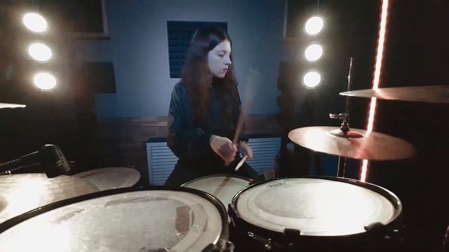 Måneskin - Lividi sui gomiti | Лера Карташева | drum cover смотреть онлайн